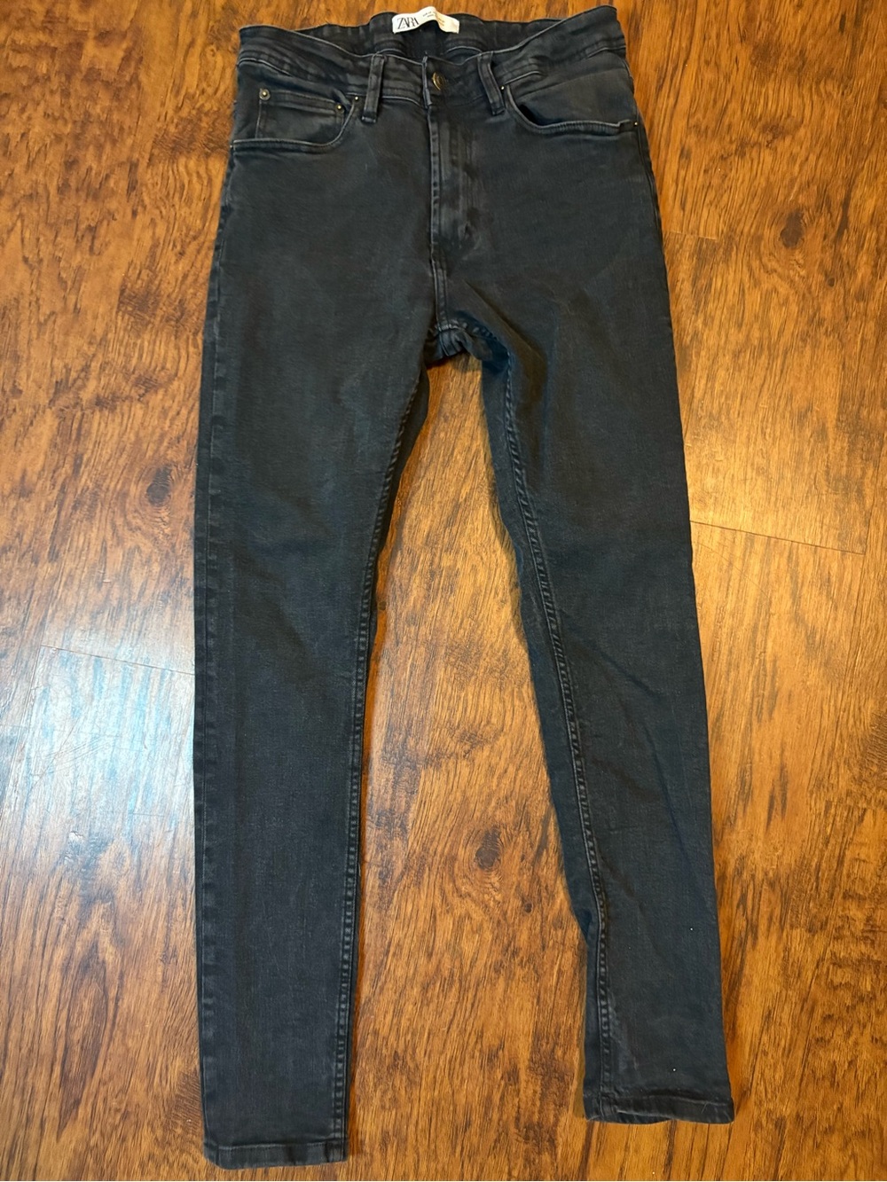 Zara Women’s Straight Leg Jeans in Black
